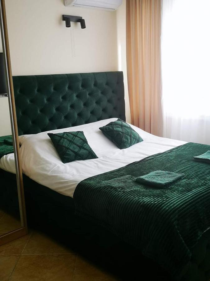 Riviera Deluxe Apartments Vlore Exterior photo